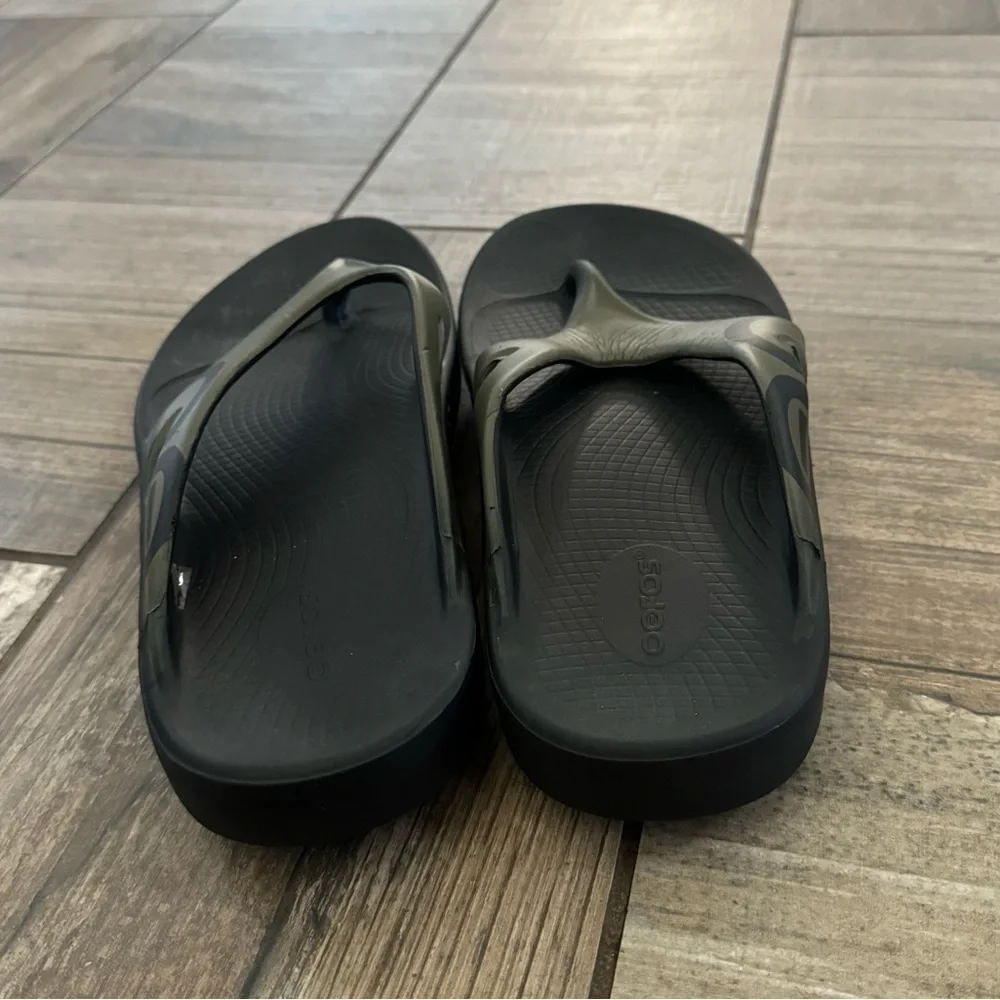 Oofos Men's OOriginal Sport Sandals size 10
